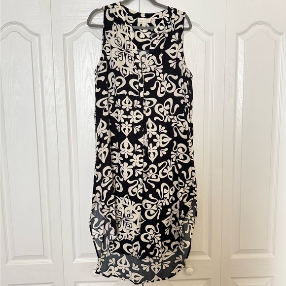 alex & lili Dresses & Skirts - Black and White Sleeveless Dress